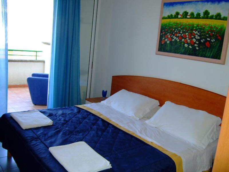 I Giardini Di Atena Aparthotel Merine Esterno foto