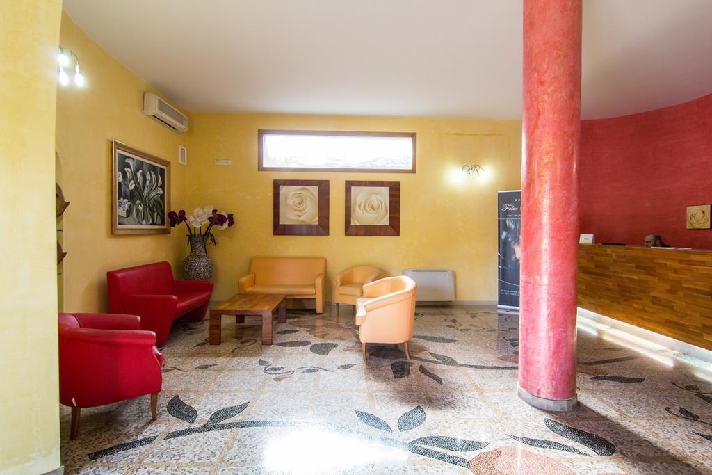 I Giardini Di Atena Aparthotel Merine Esterno foto