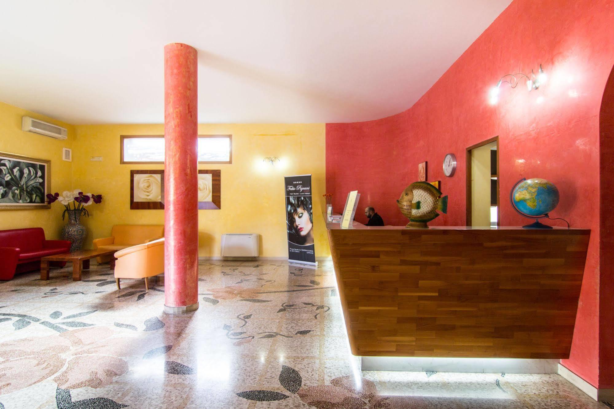 I Giardini Di Atena Aparthotel Merine Esterno foto