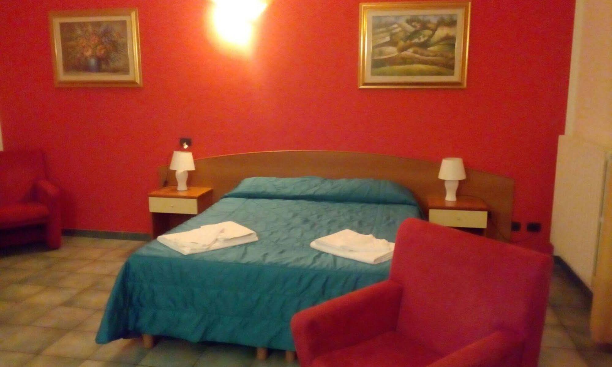 I Giardini Di Atena Aparthotel Merine Esterno foto