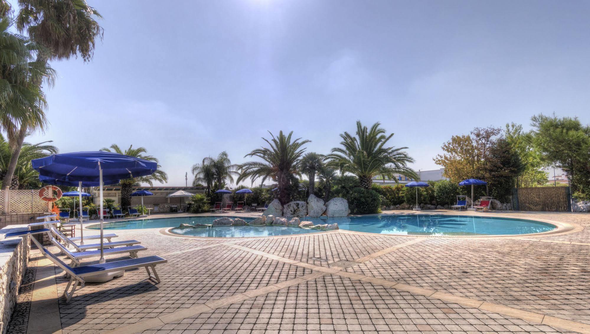I Giardini Di Atena Aparthotel Merine Esterno foto