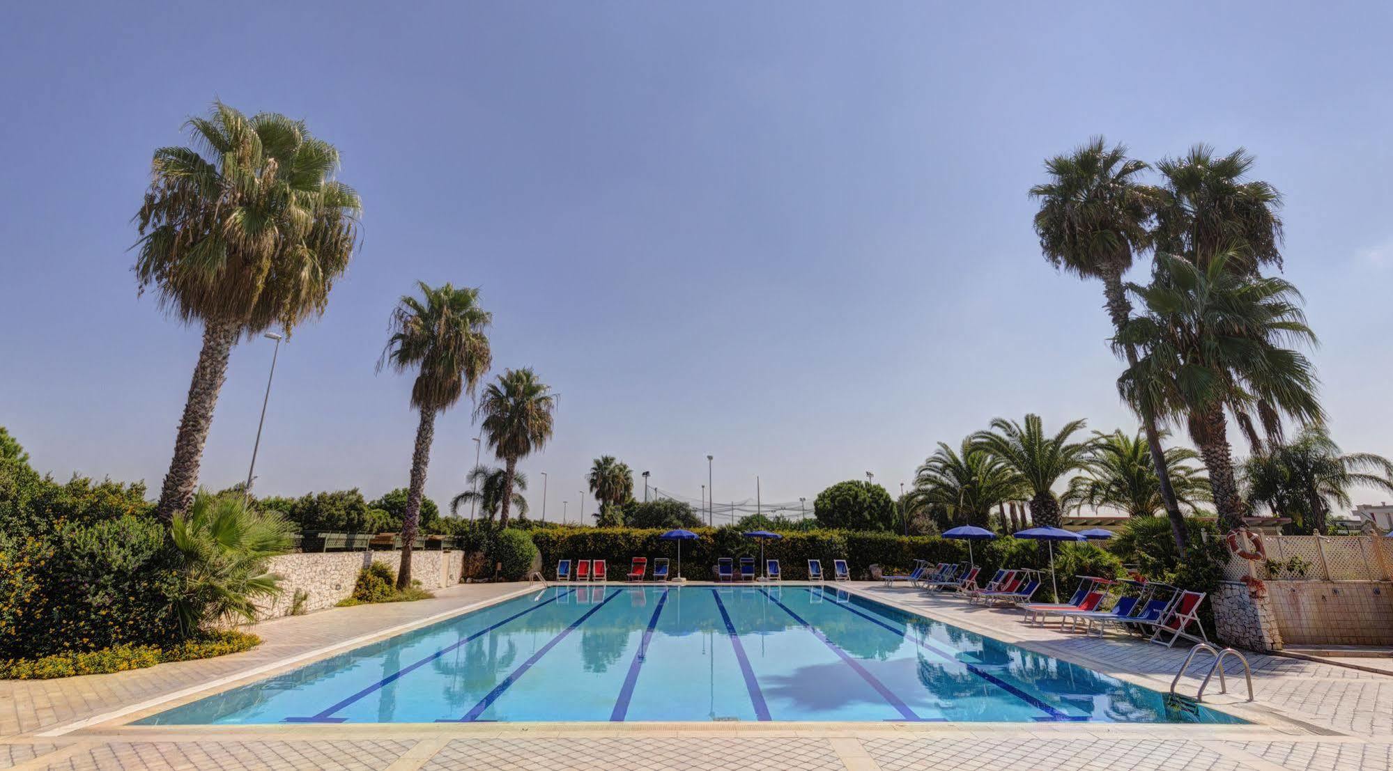 I Giardini Di Atena Aparthotel Merine Esterno foto